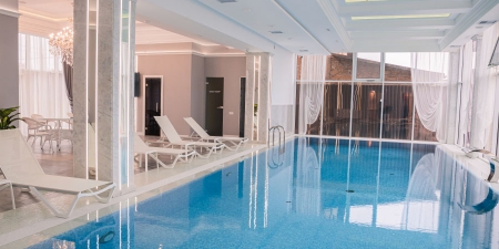 Отдых в отеле Симферополя с бассейном с подогревом